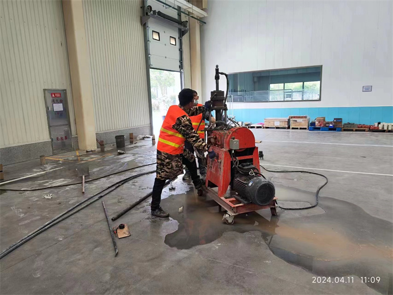 昂仁厂房地面下沉塌陷注浆加固施工